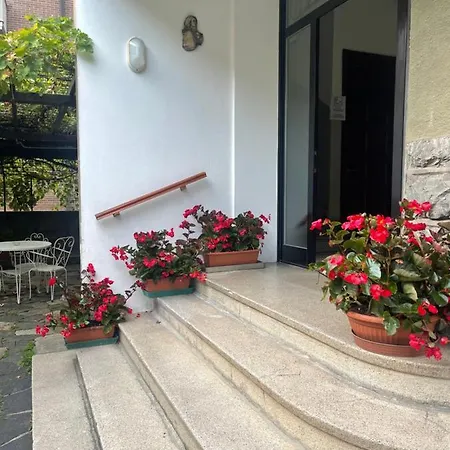 Nuova Casa Vacanze Nonna Prassede Con Giardino E Posto Auto Lecco Exterior foto