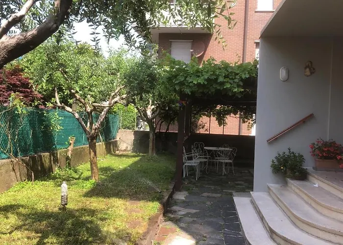 Nuova Casa Vacanze Nonna Prassede Con Giardino E Posto Auto